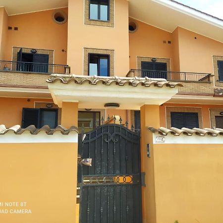 Casa Vacanza Indaco Fiumicino Exteriör bild